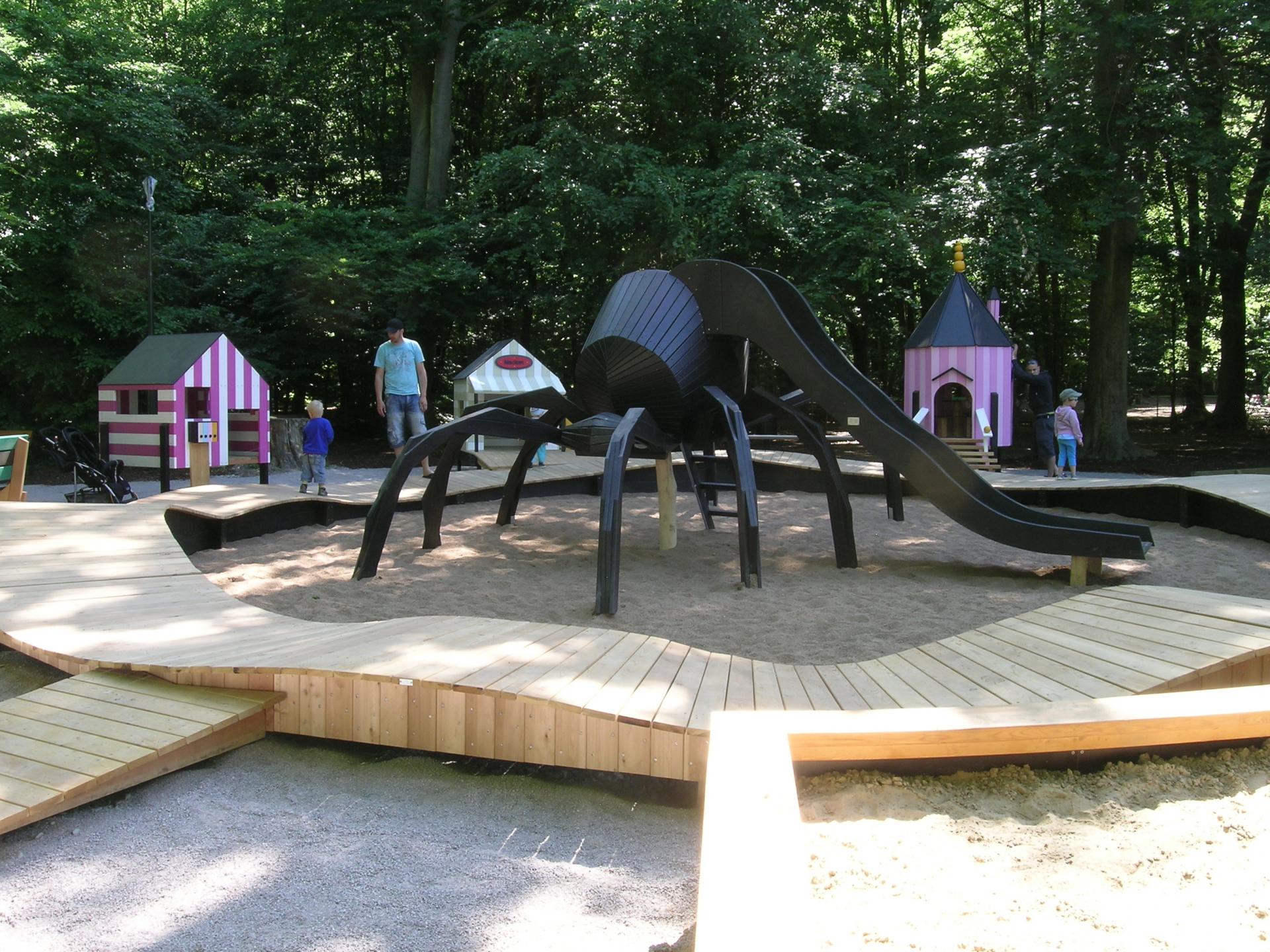 The striped town monstrum playground legeplads malmö