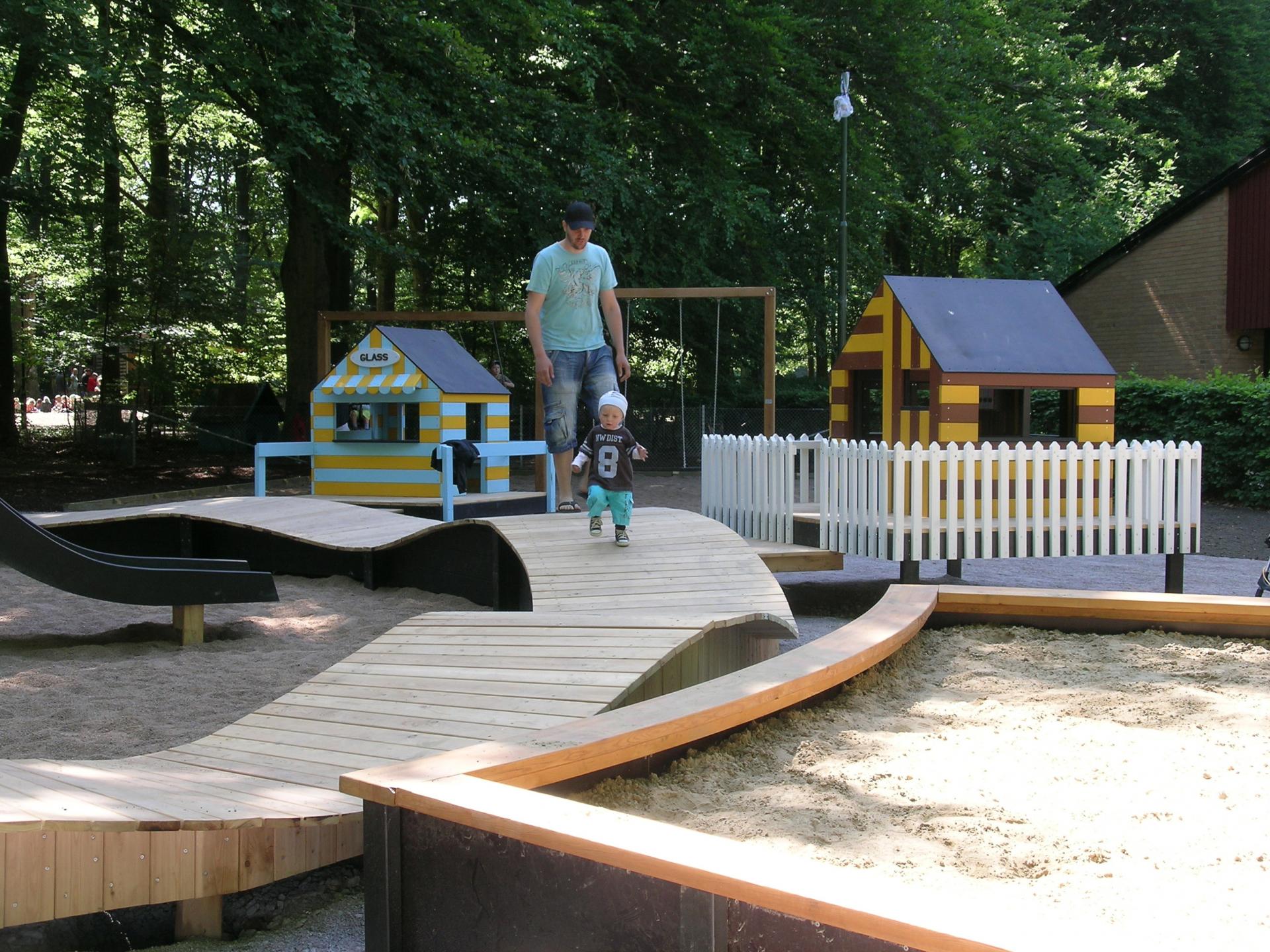 The striped town monstrum playground legeplads malmö