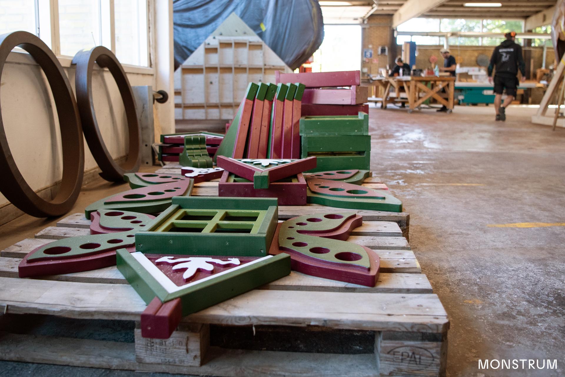 Decorative window elements at the MONSTRUM workshop