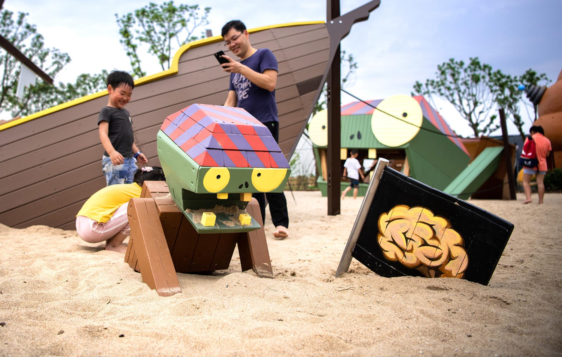 Battle plant vs. zombies park wuxi monstrum playground