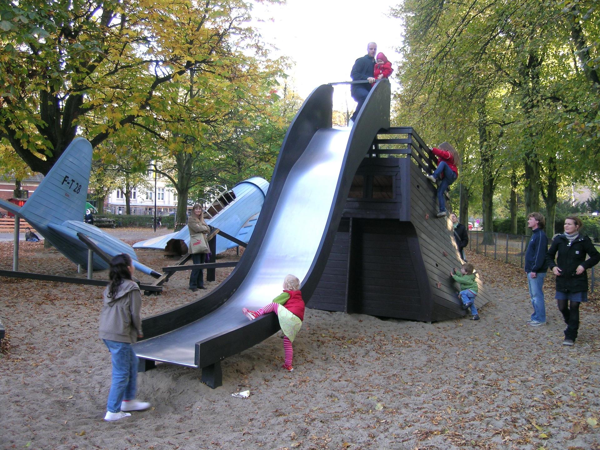 MONSTRUM bermuda triangle Nørrebroparken playground legeplads
