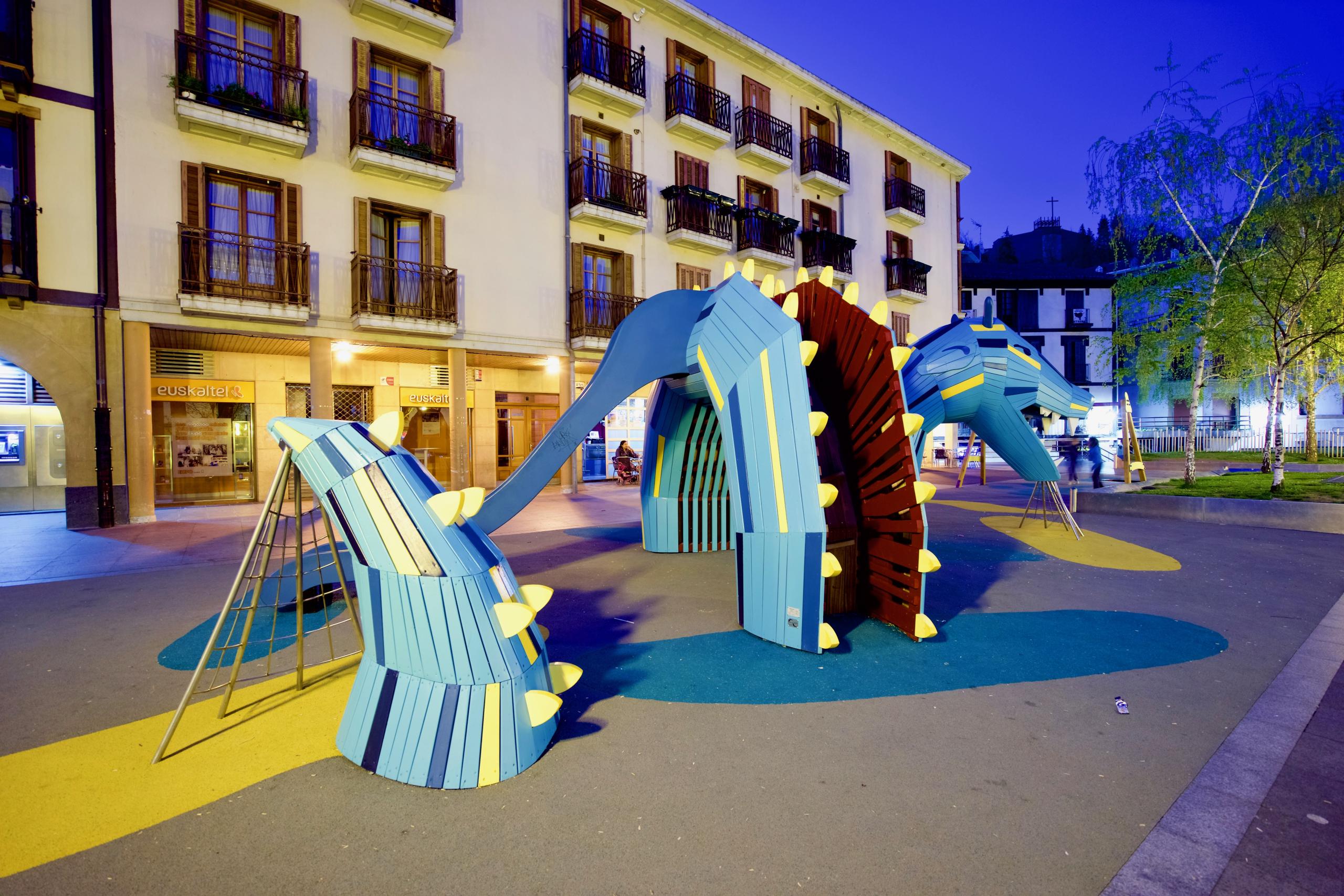 Monstrum playground mondragon dragon
