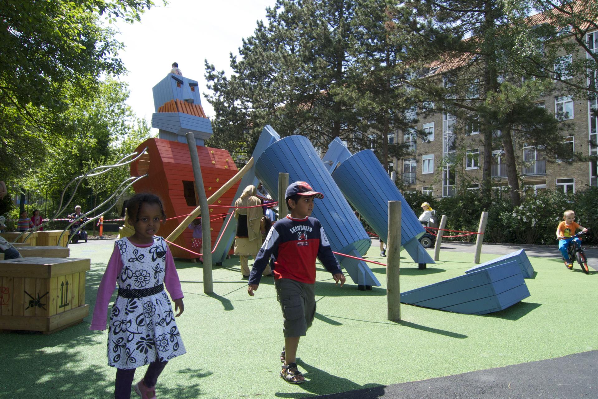 MONSTRUM playground monster design play legeplads