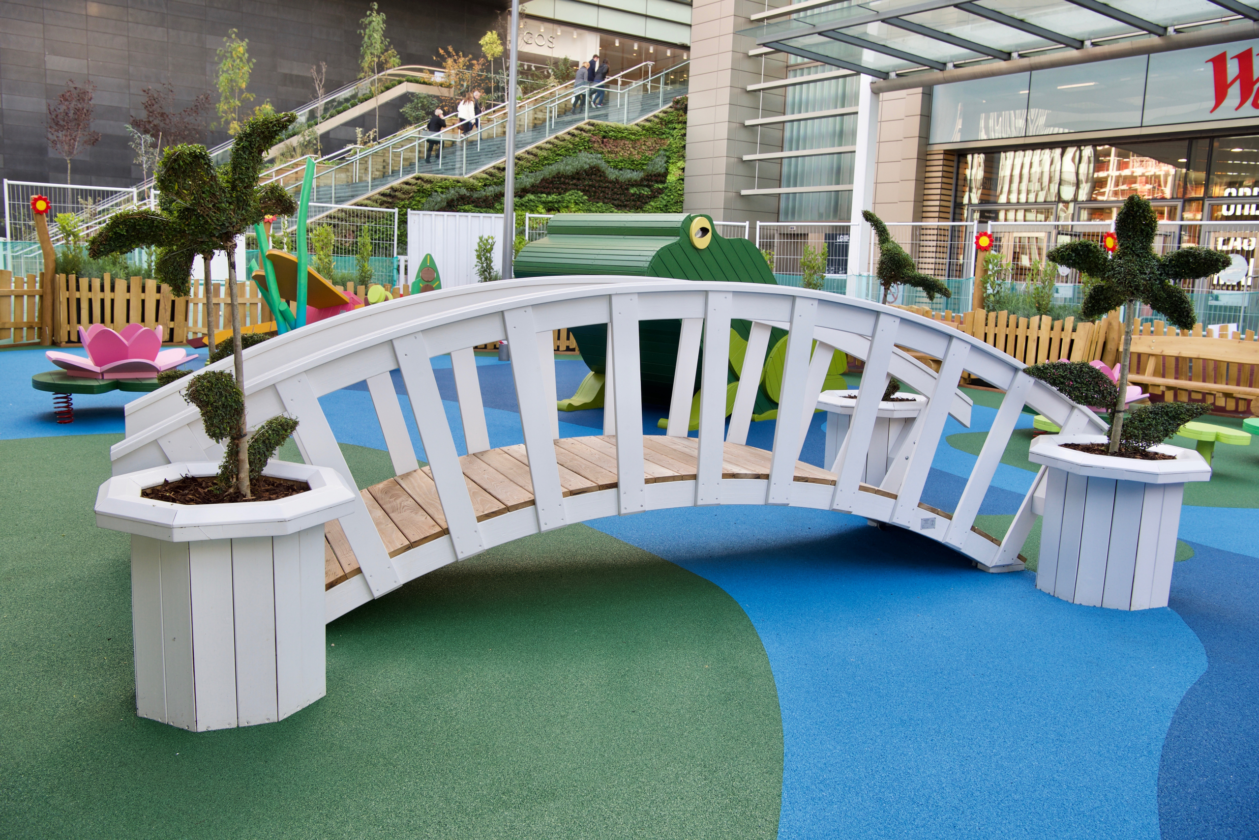 MONSTRUM pond westfield london playground design play