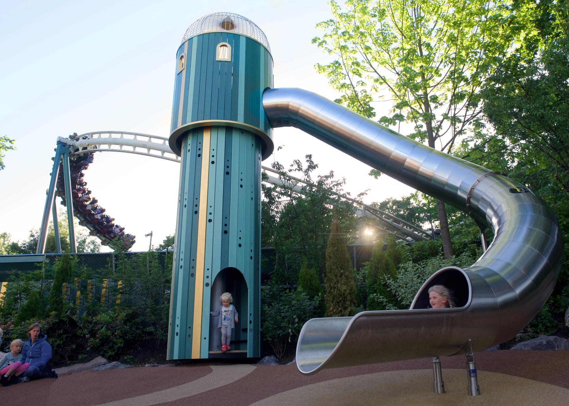 Liseberg monstrum playground castle palace tower birdcage