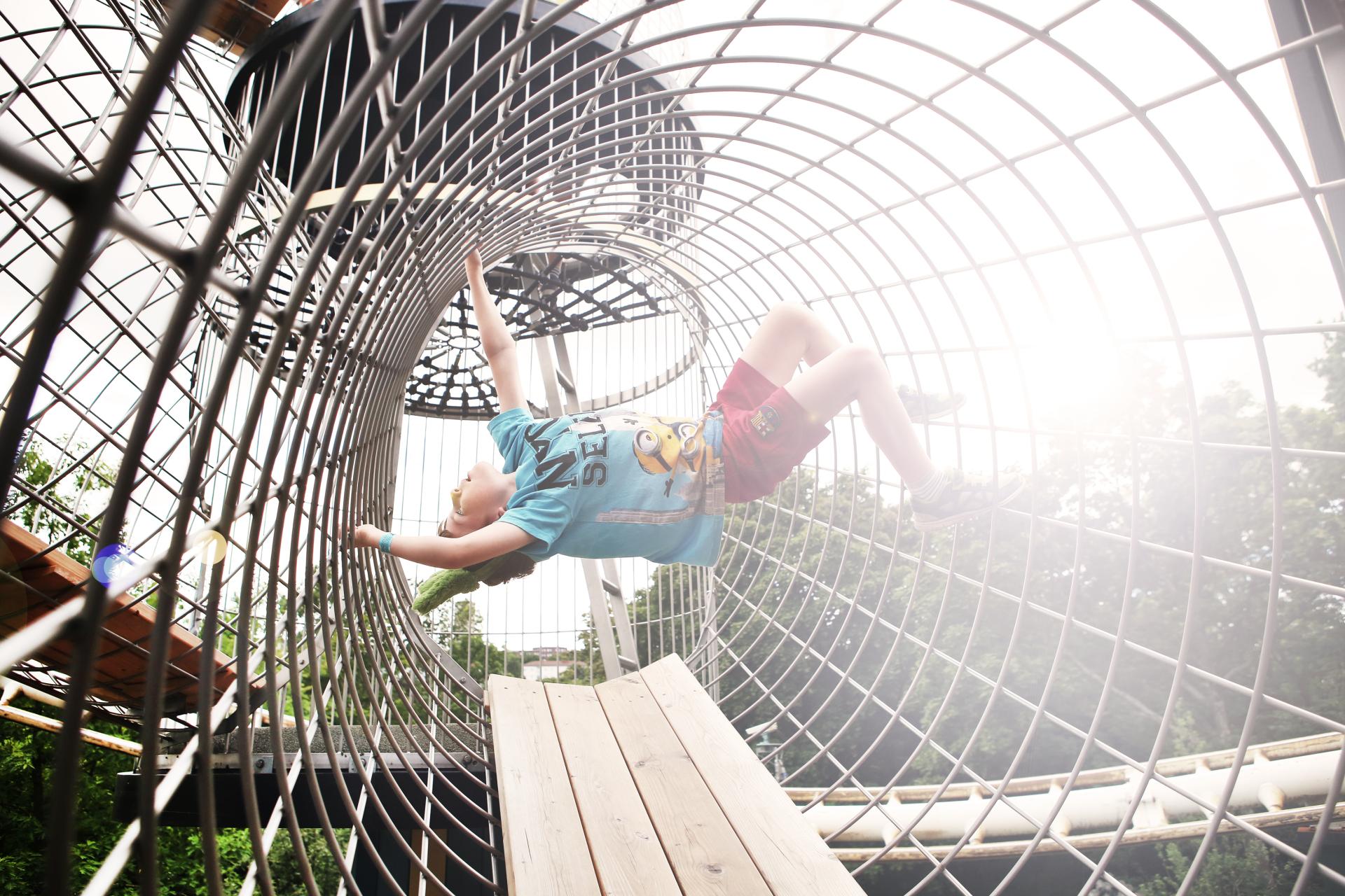 Liseberg monstrum playground castle palace tower birdcage