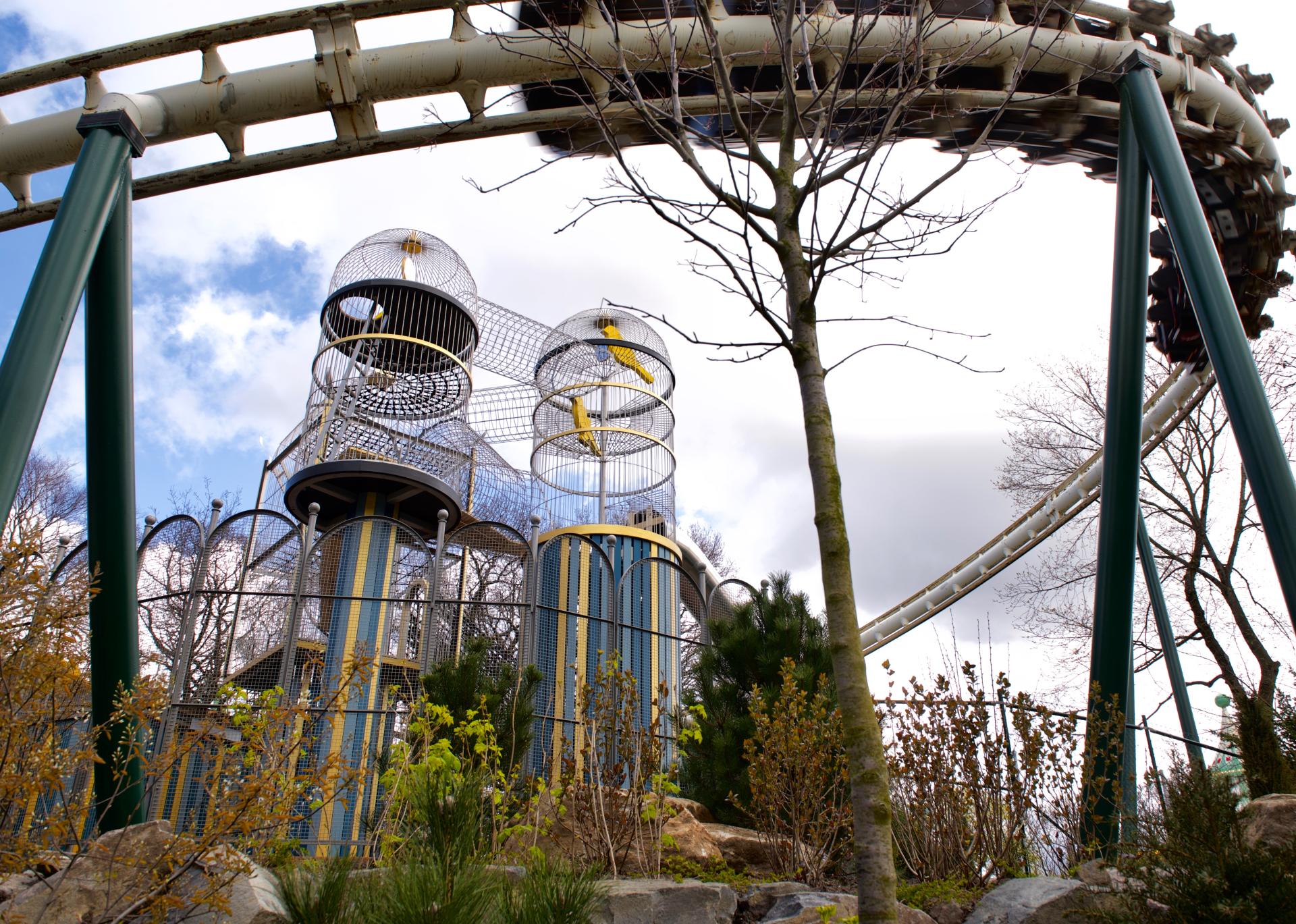 Liseberg monstrum playground castle palace tower bridge