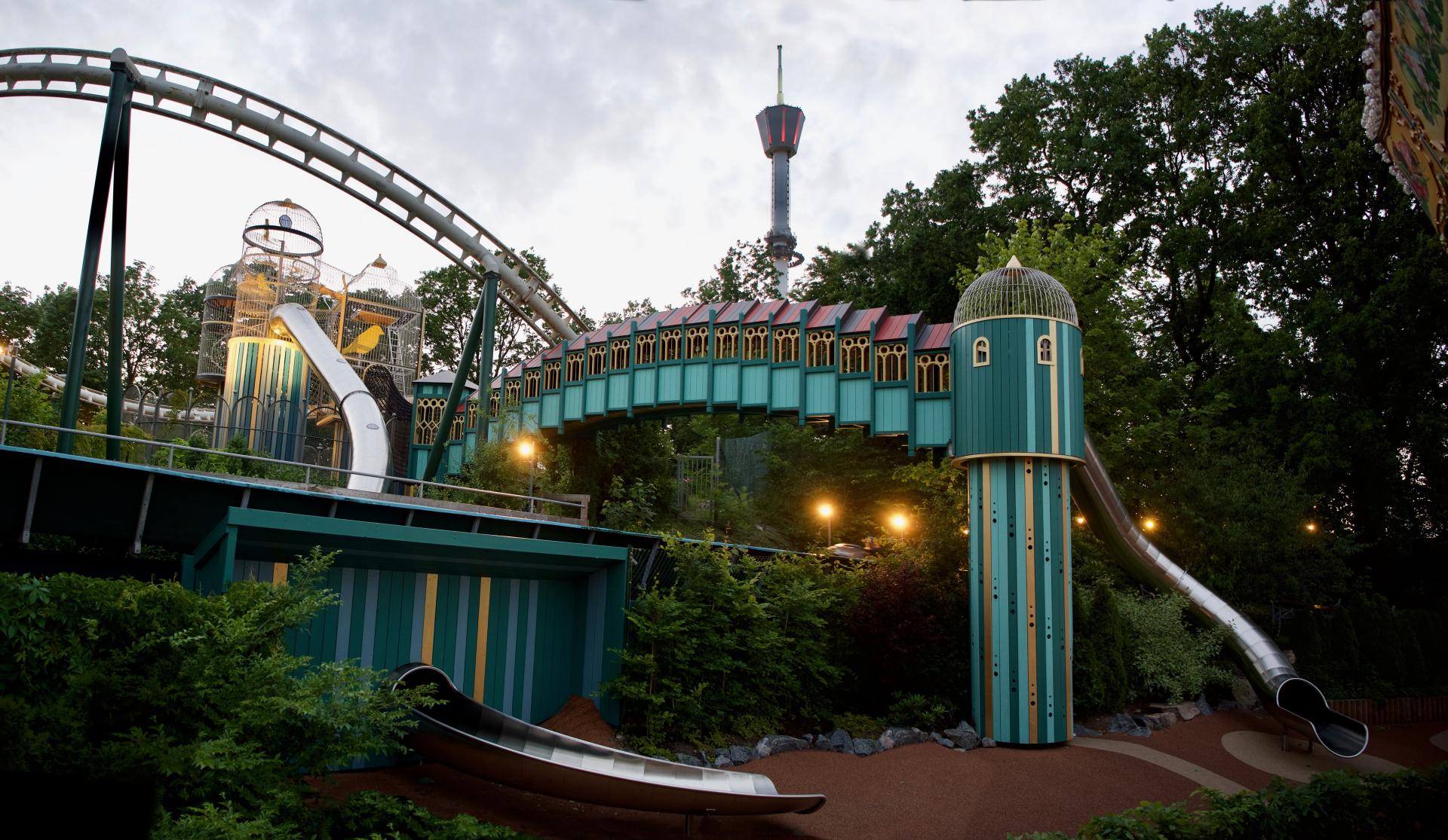 Liseberg monstrum playground castle palace tower rollercoaster