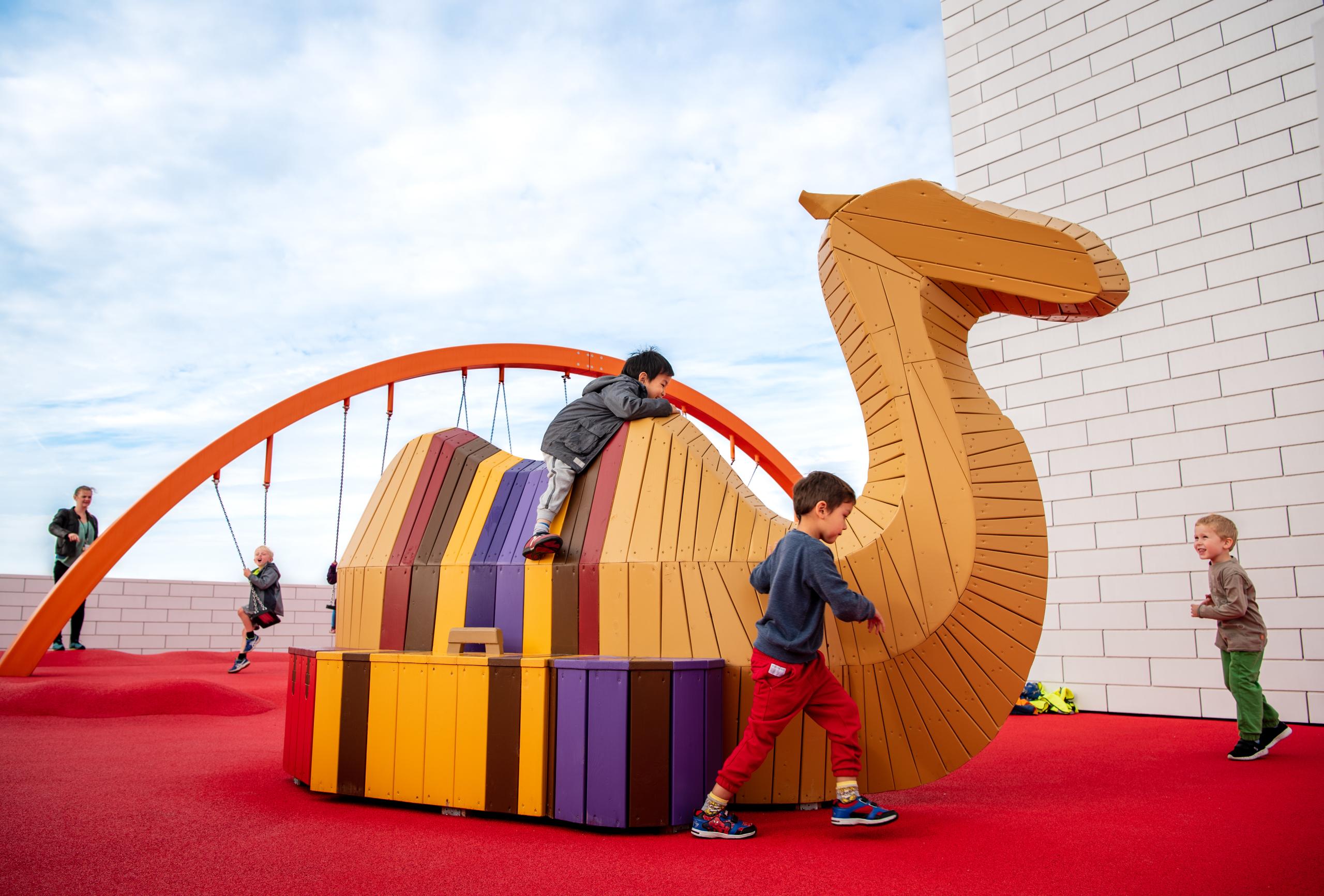 MONSTRUM playground camel lege house