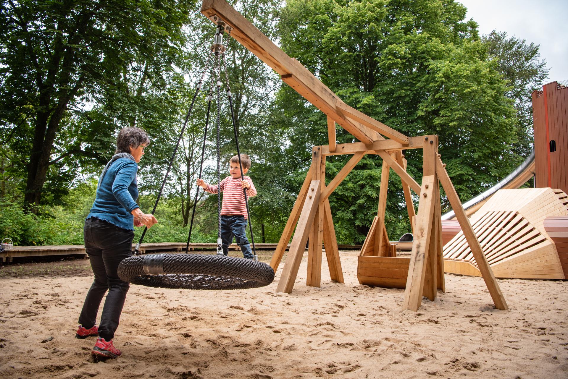 MONSTRUM playground De 5 falder
