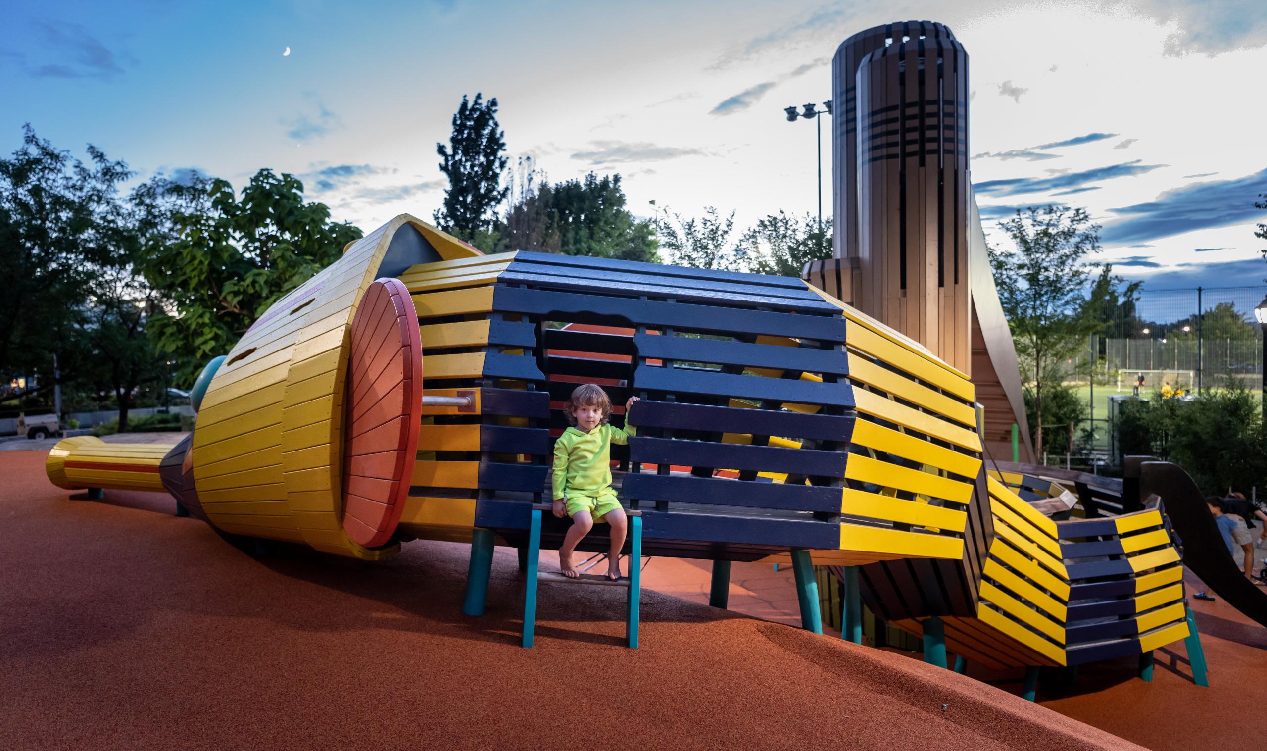 monstrum playground pipefish manhatten new york chelsea waterside park
