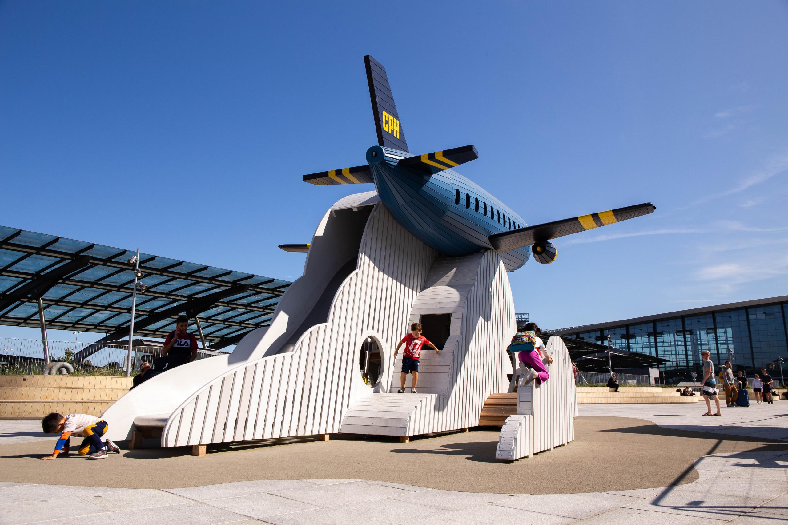 Sky high flight airplane MONSTRUM playground copenhagen airport