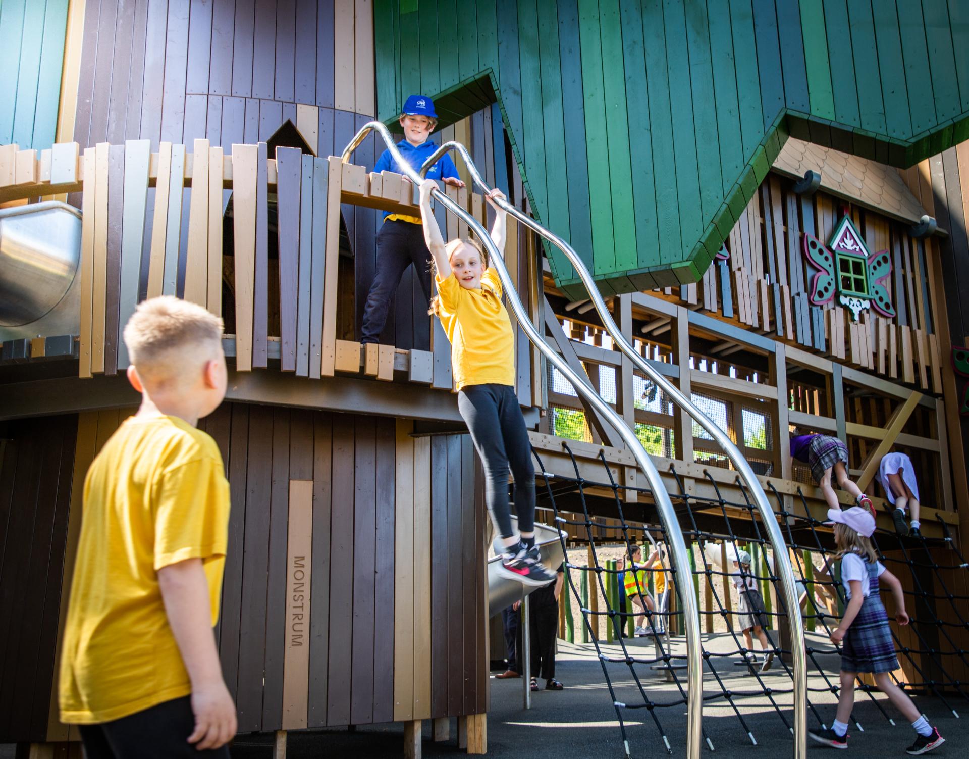 kids playing at huge playground Lilidorei