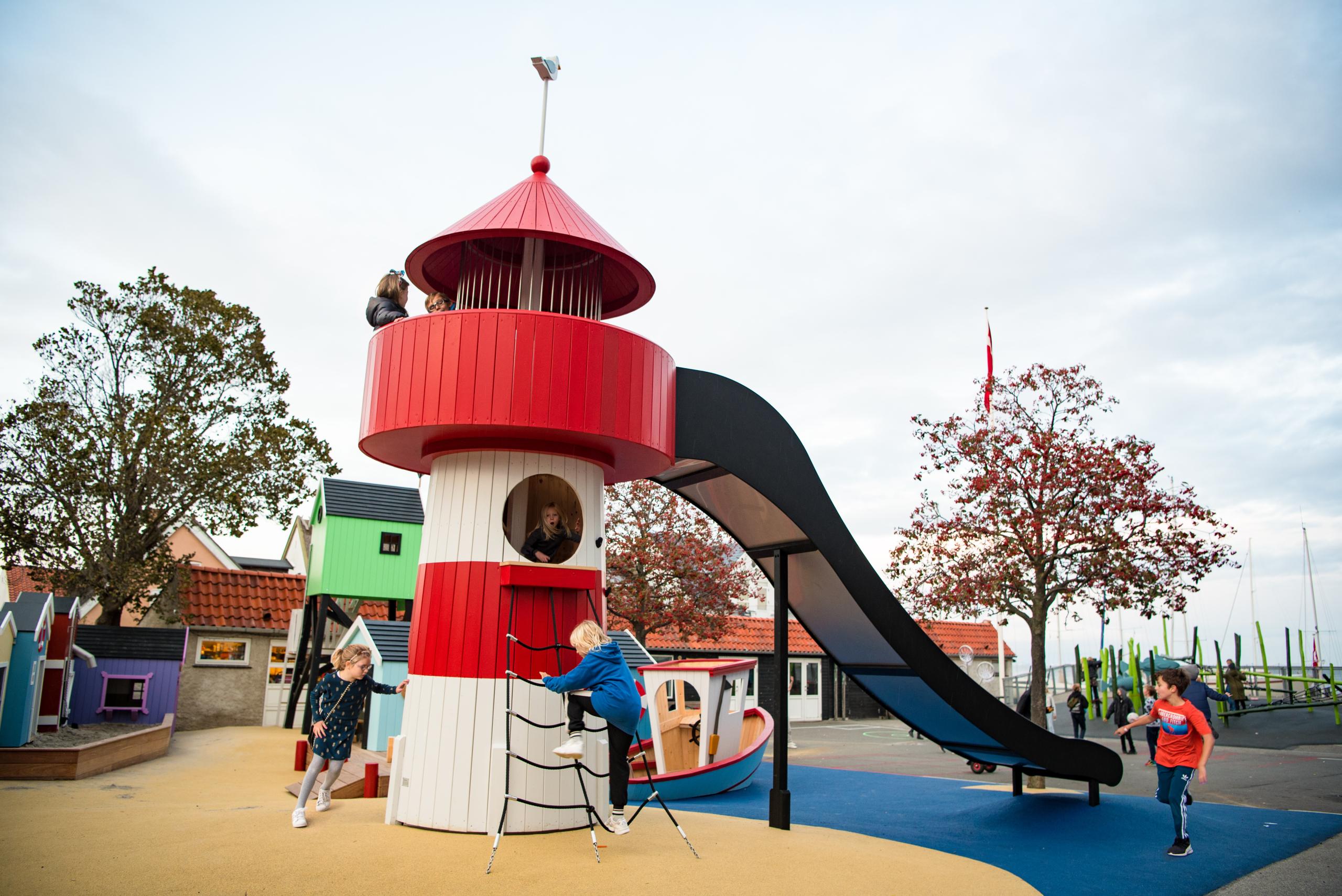 Watchtower lighthouse playground legeplads rutschebane slide
