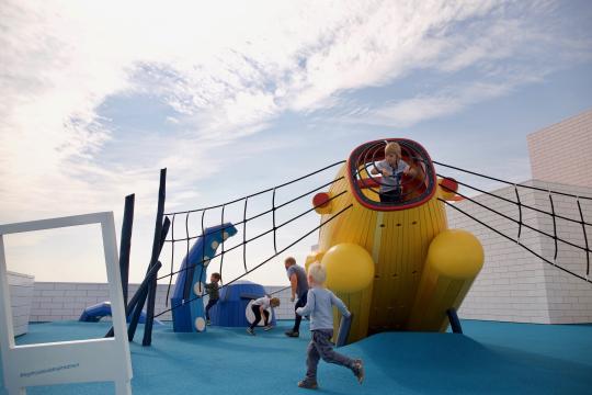 submarine seamonster monstrum playground lego house