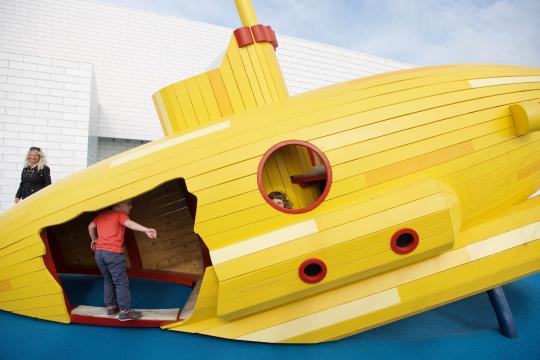 Submarine seamonster monstrum playground lego house
