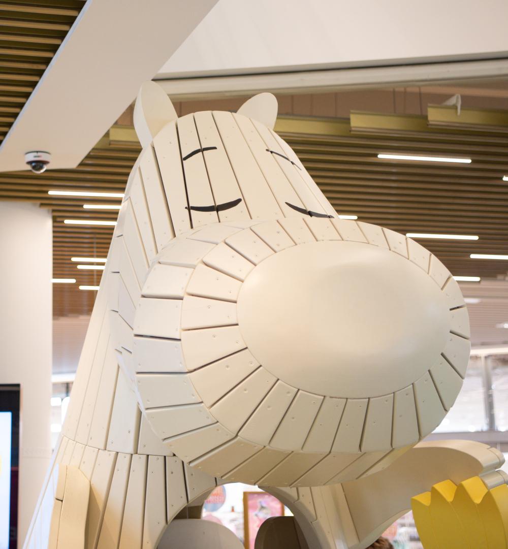 Moominmamma sculpture close-up